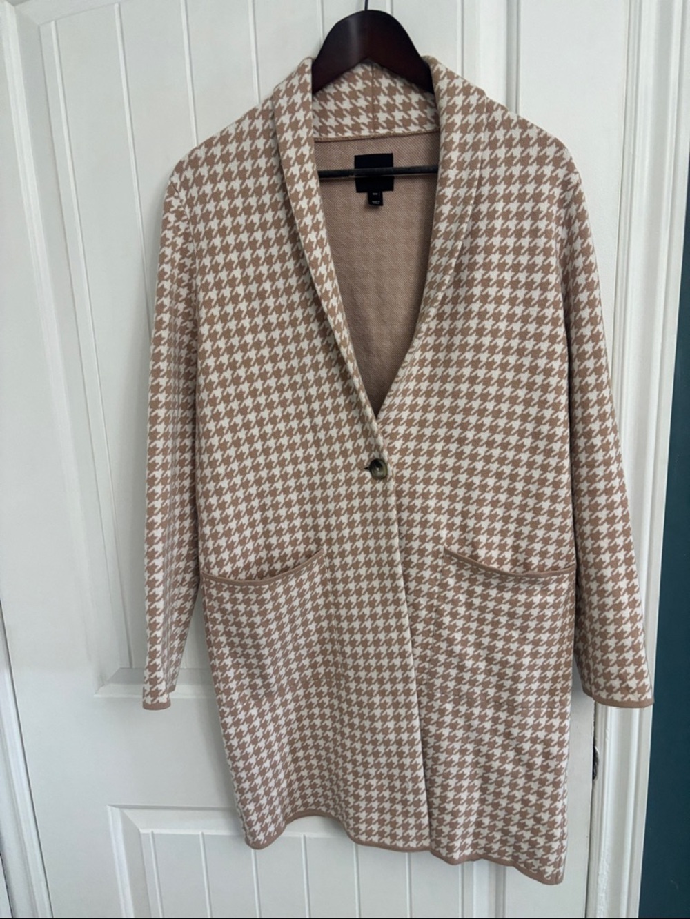 RW & CO Tan and Cream Houndstooth Coatigan - Picture 2 of 9